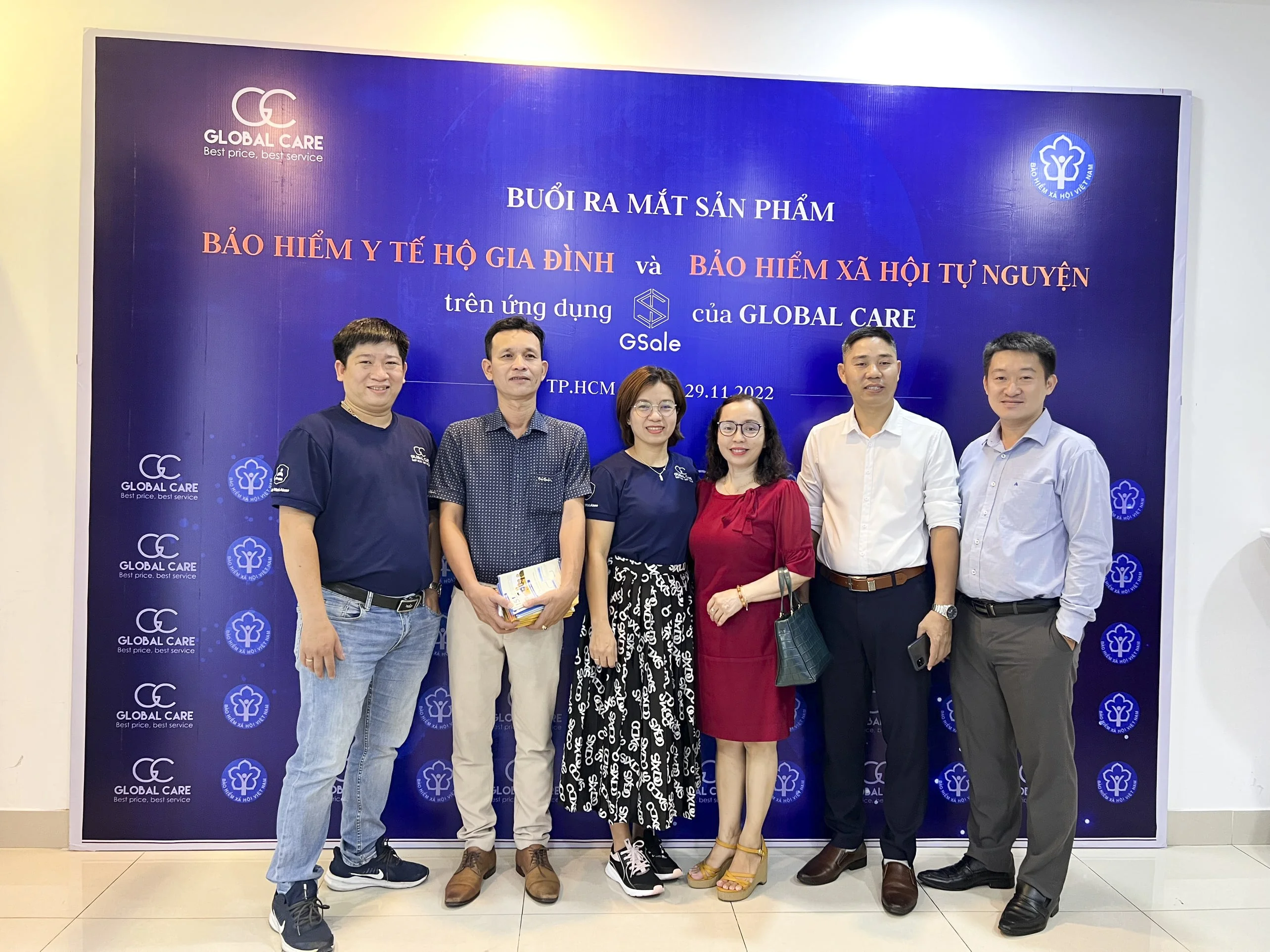 Khach_moi_check_in_phat_bieu_tai_buoi_le_ra_mat_BHYT_ho_gia_dinh_tai_global_care