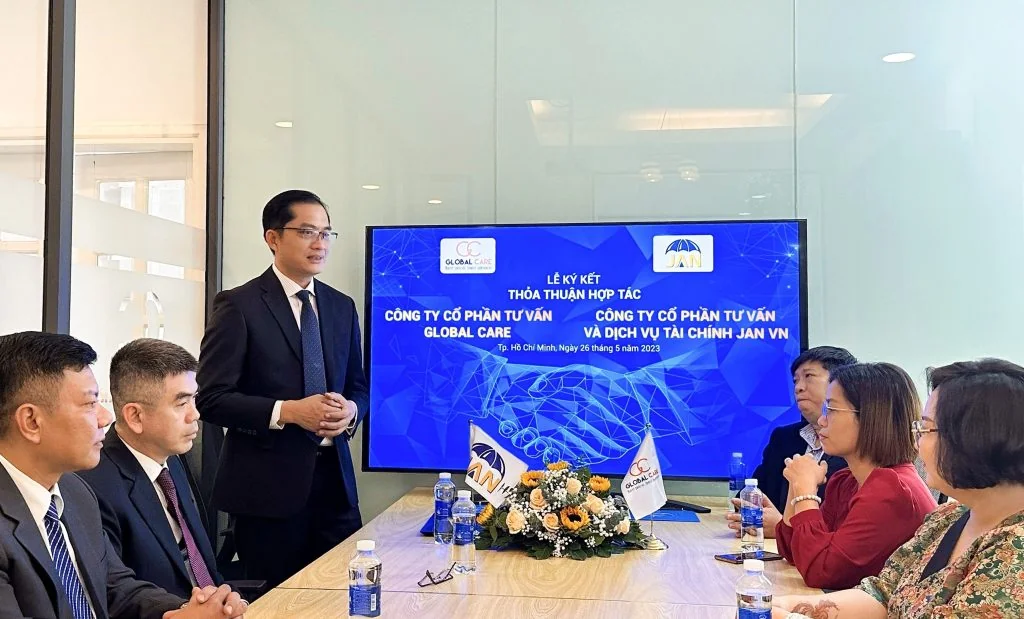 Ong-Huynh-Trung-Hieu-Tong-Giam-doc-JAN-VN-phat-bieu-tai-buoi-le